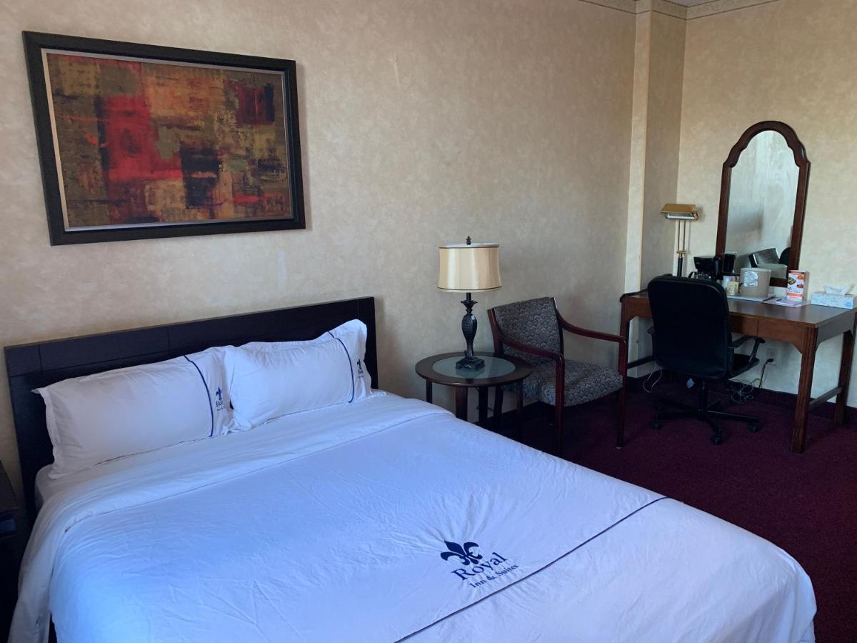 Royal Inn And Suites At Guelph Exteriör bild