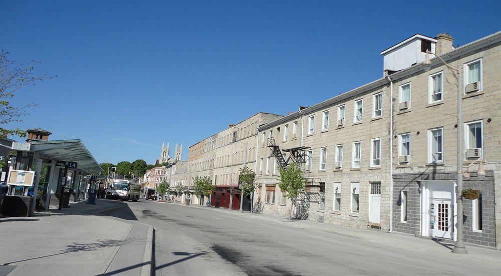 Royal Inn And Suites At Guelph Exteriör bild